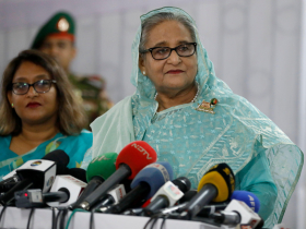 孟加拉女總理執政15年倒台，搭機逃亡！帶領被評為「毫無希望」的國家經濟重生，為何落得如此下場